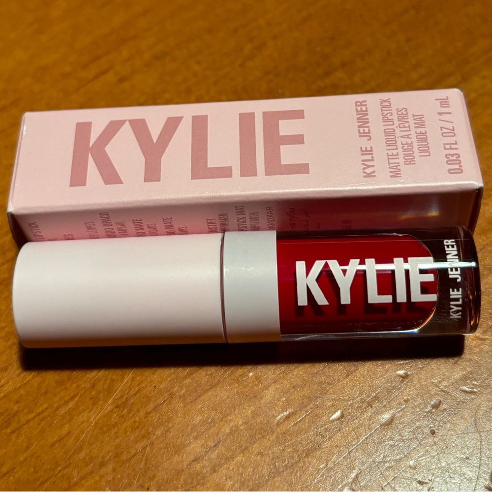 Kylie Jenner Matte Liquid Lipstick Mary Jo K
